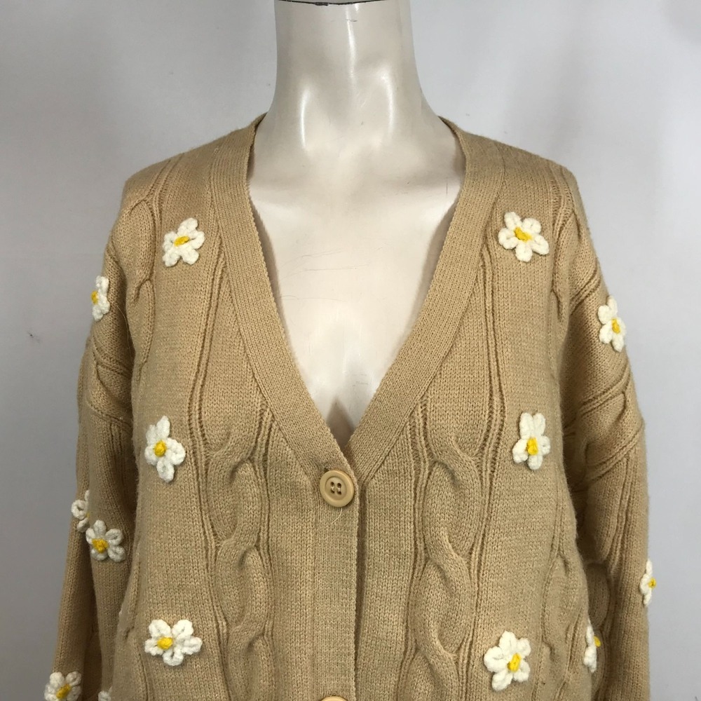 & MERCI - WOMEN'S SMALL - TAN W/FLOWERS LONG SLEEVE CABLIE KNIT V NECK CARDIGAN - Picture 2 of 8